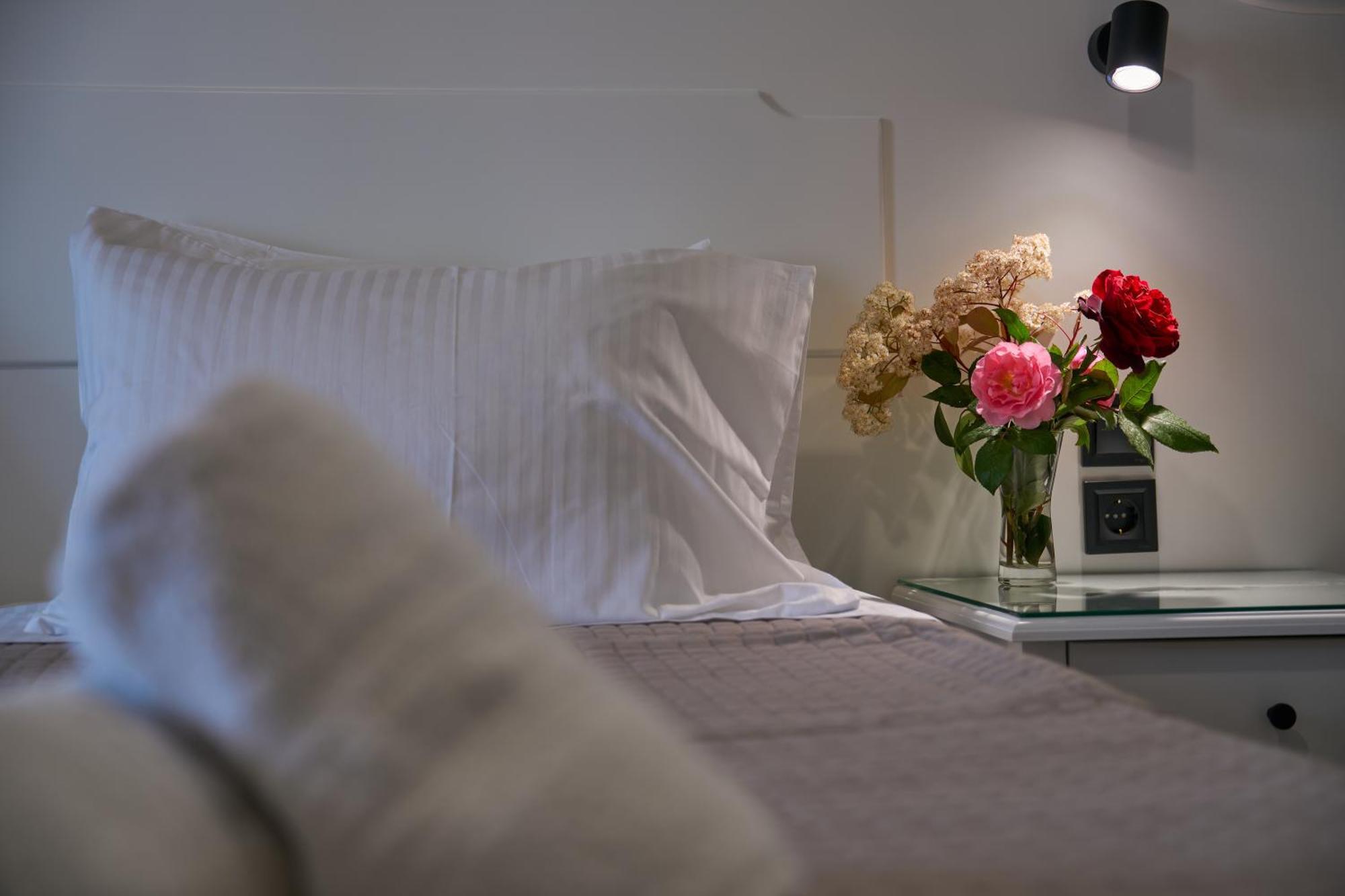 Fiona Apartments Рода Экстерьер фото